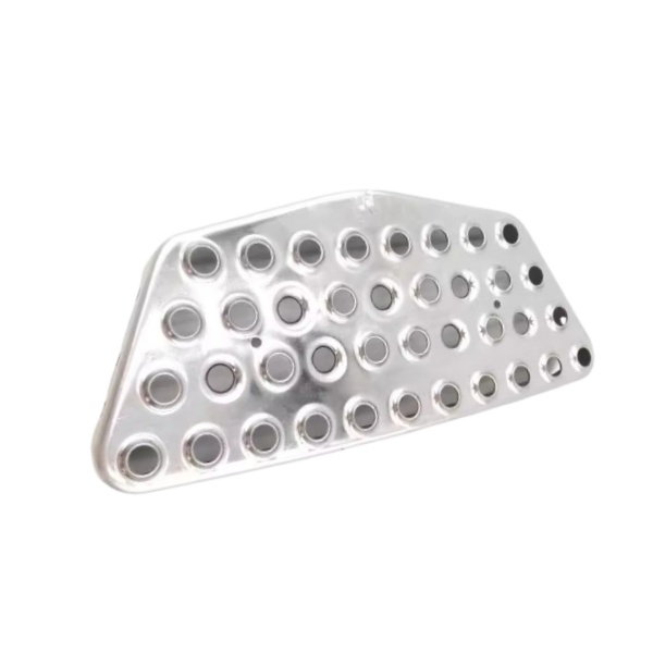 Genuine SINOTRUK 810W61510-0273 Medium Metal Step for HOWO Sitrak Trucks | OEM Anti-Slip Access Step