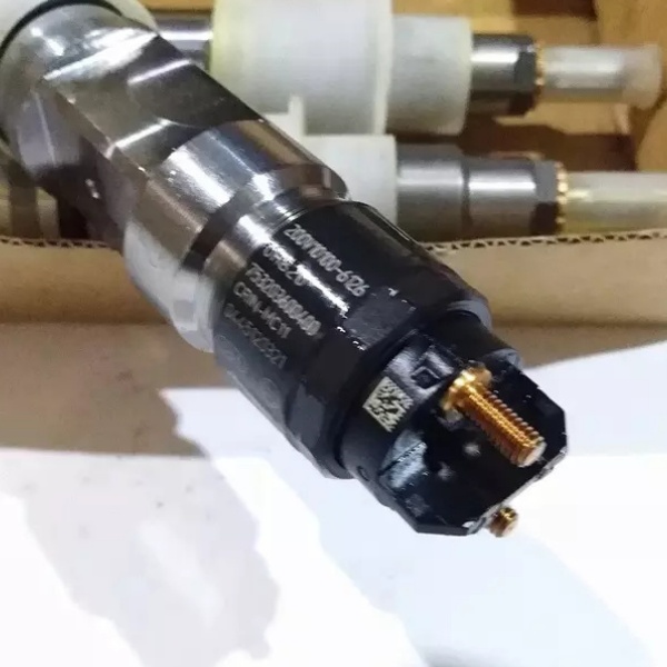 Sinotruk HOWO WD615 Fuel Injector WG1095080001 - High Precision Diesel Injection Nozzle